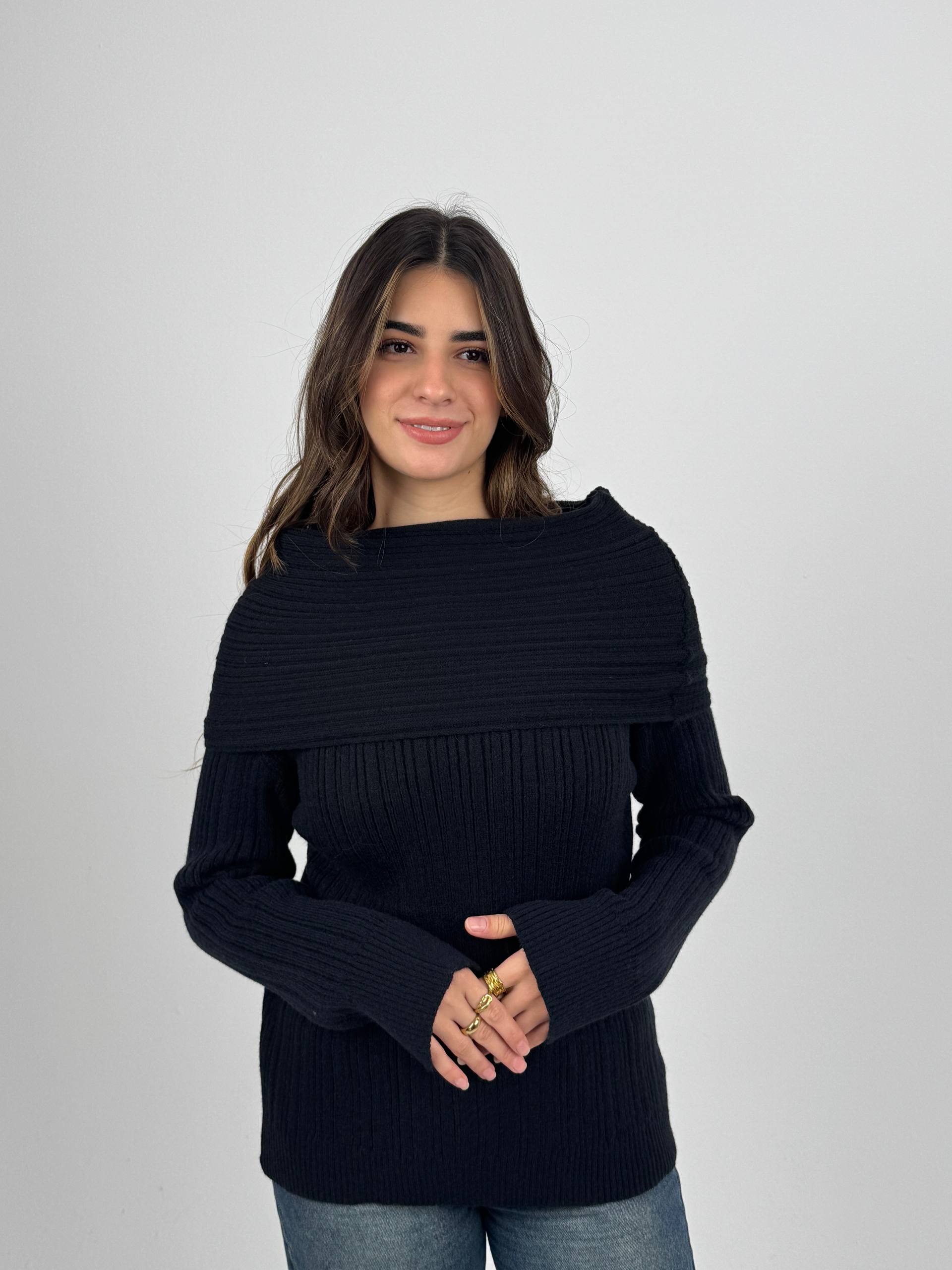 Off shoulder Pullover